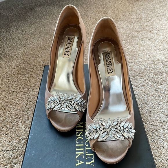 Badgley Mischka Heels - all original packaging - size 6.5 - Picture 1 of 7